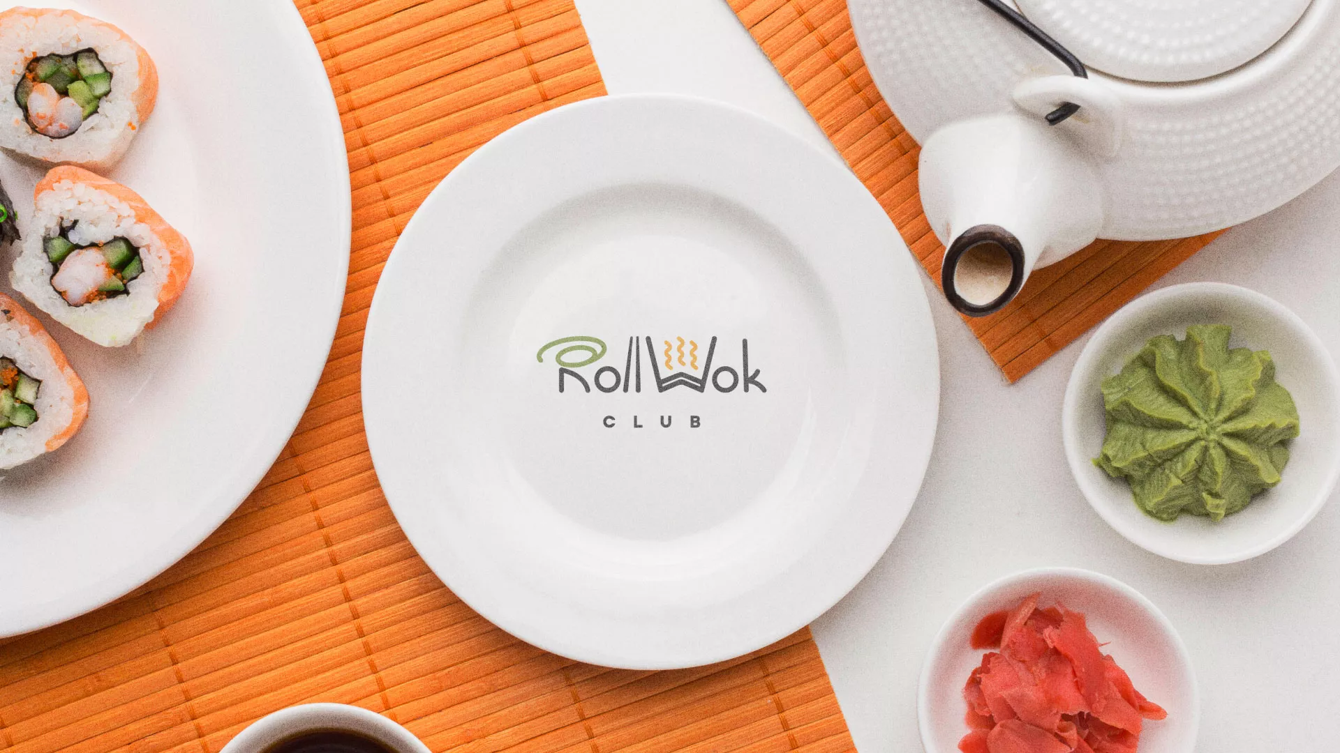 Разработка логотипа и фирменного стиля суши-бара «Roll Wok Club» в Уржуме